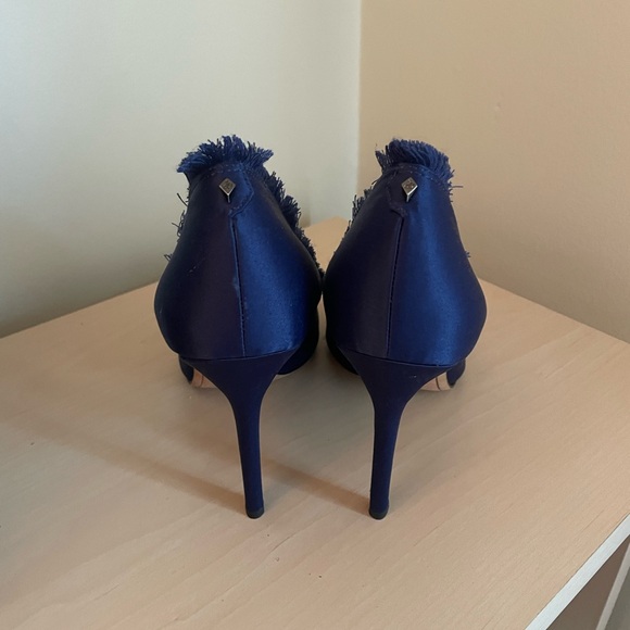 Sam Edelman navy heels - Picture 3 of 4